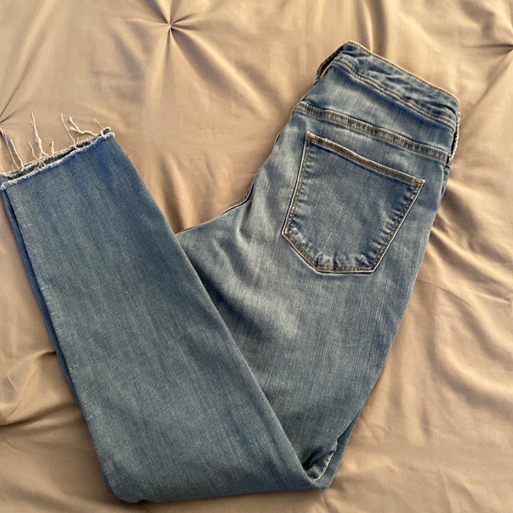 Universal Thread Jeans 8/29R